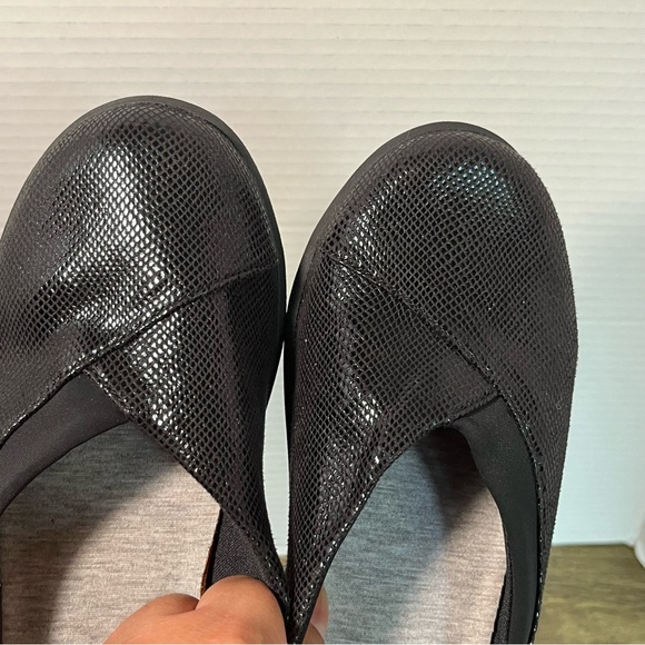 Clarks Black Sillian Jetay Wedge Flats Size 8 - Picture 14 of 14